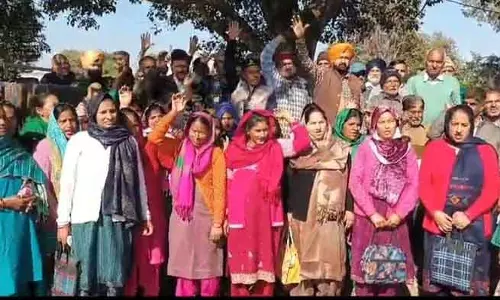 Nagrota Surian के निवासियों ने विकास खंड को जवाली में स्थानांतरित करने का विरोध किया Nagrota Surian के निवासियों ने विकास खंड को जवाली में स्थानांतरित करने का विरोध किया