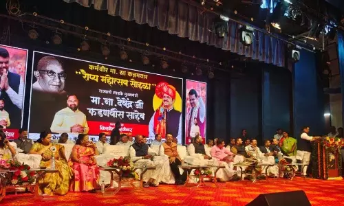 कन्नमवार नेहरू की वजह से महाराष्ट्र के साथ हैं: CM देवेंद्र फडणवीस कन्नमवार नेहरू की वजह से महाराष्ट्र के साथ हैं: CM देवेंद्र फडणवीस