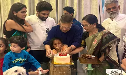 Allu Arjun: पुष्पराज ने मनाया अल्लू अरविंद का जन्मदिन.. पोस्ट वायरल