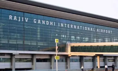 Hyderabad हवाई अड्डे पर चोरी के आरोप में यात्री गिरफ्तार Hyderabad हवाई अड्डे पर चोरी के आरोप में यात्री गिरफ्तार