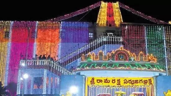 Telangana: उत्तर द्वार दर्शनम भव्य मुक्कोटि एकादशी उत्सव का प्रतीक