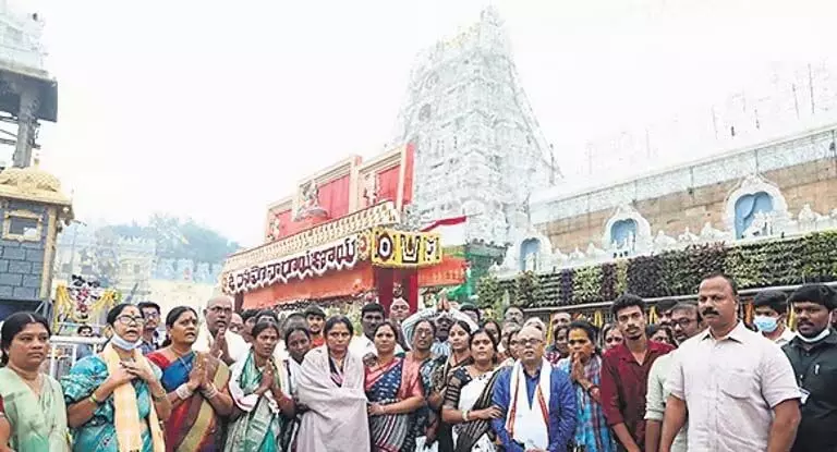 तिरुमाला Tirupati देवस्थानम के अध्यक्ष ने भगदड़ के लिए खेद जताया