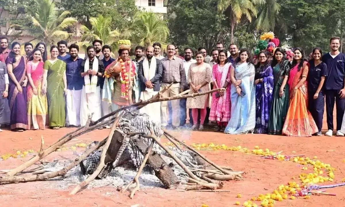 Andhra: सेंट जोसेफ कॉलेज में मनाया गया संक्रांति का जश्न