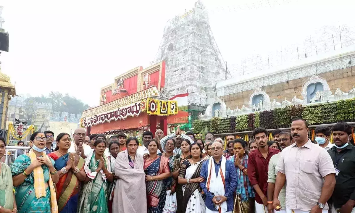 Tirumala में उल्लास, धार्मिक उत्साह के साथ वैकुंठ एकादशी का जश्न मनाया गया