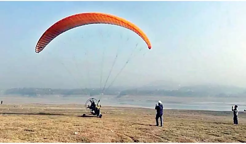 गोबिंदसागर झील में लीजिए पैरा स्कूटर का आनंद