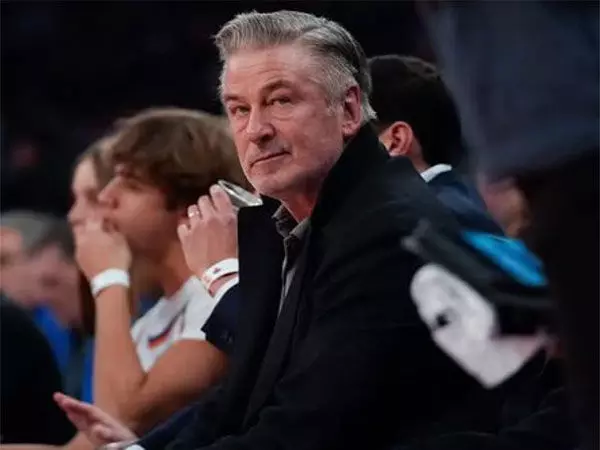 रस्ट शूटिंग ट्रायल खारिज होने के बाद Alec Baldwin ने दुर्भावनापूर्ण अभियोजन के लिए मुकदमा दायर किया