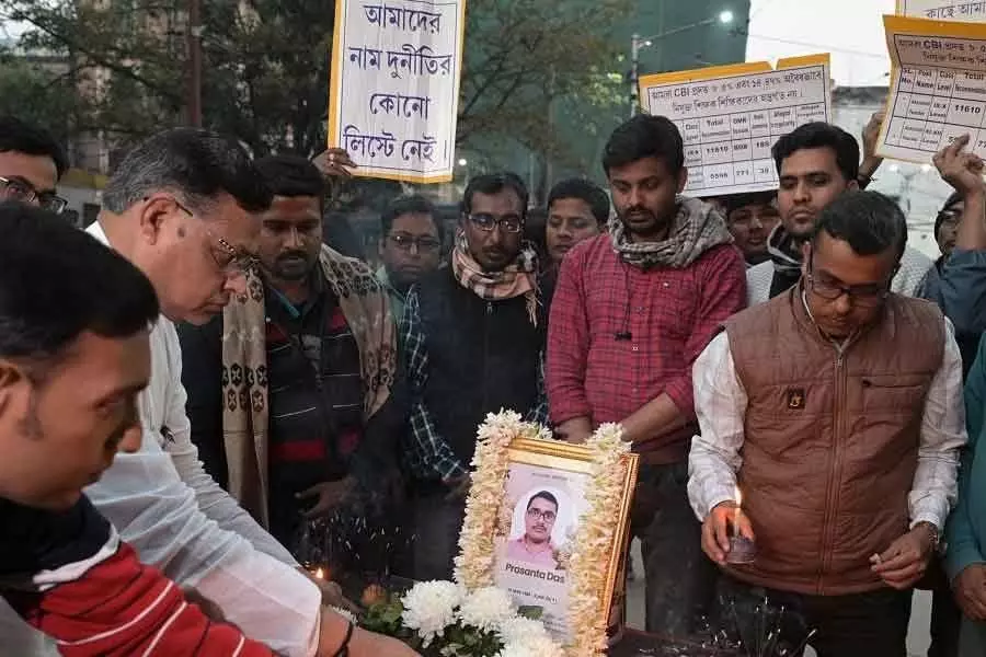 West Bengal: प्रशांत की स्मृति सेवा में आंदोलन जारी रखने का संकल्प लिया