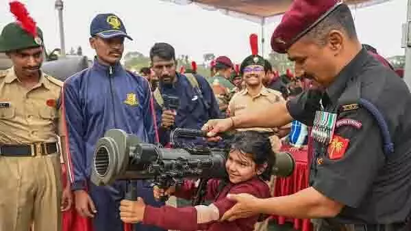 Bengaluru : अपनी सेना को जानो मेले में भारतीय सैन्य शक्ति और नवाचार की जीवंत झलक दिखी