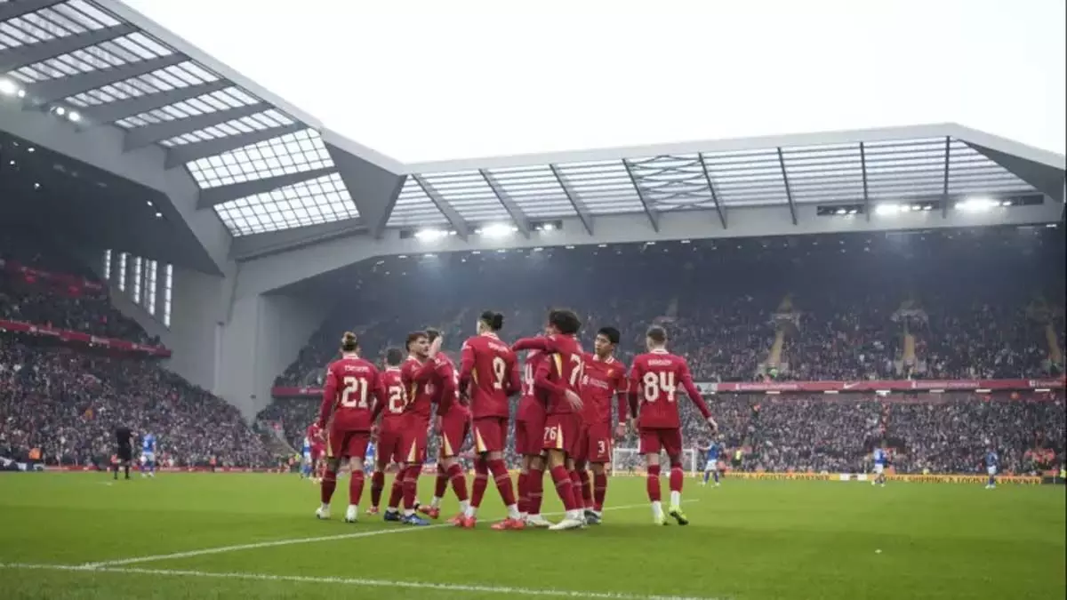 Liverpool अभूतपूर्व चौगुनी जीत की ओर अग्रसर