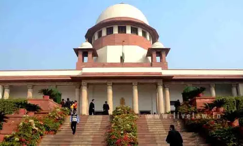 संभल मस्जिद विवाद: सुप्रीम कोर्ट ने कुएं से संबंधित नोटिस के क्रियान्वयन पर रोक लगाई संभल मस्जिद विवाद: सुप्रीम कोर्ट ने कुएं से संबंधित नोटिस के क्रियान्वयन पर रोक लगाई