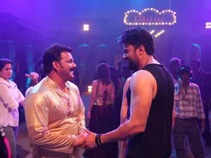 खास प्रोजेक्ट के लिए साथ में शूटिंग करते नजर आए भोजपुरी स्टार पवन सिंह-मनीष पॉल खास प्रोजेक्ट के लिए साथ में शूटिंग करते नजर आए भोजपुरी स्टार पवन सिंह-मनीष पॉल