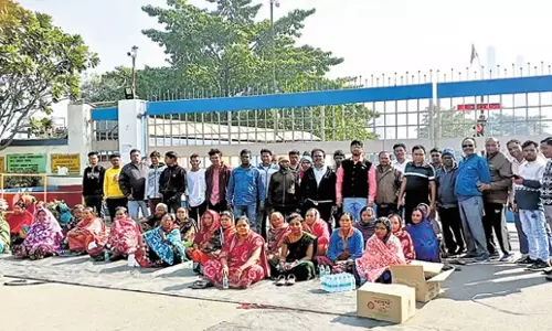 Odisha: ओडिशा में भुरकामुंडा के ग्रामीणों ने वेदांता पर धरना दिया