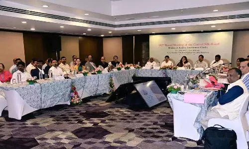 रेशम निर्माता निदेशक ने बेंगलुरु में 142वीं सेंट्रल रेशम बोर्ड की बैठक में भाग लिया रेशम निर्माता निदेशक ने बेंगलुरु में 142वीं सेंट्रल रेशम बोर्ड की बैठक में भाग लिया