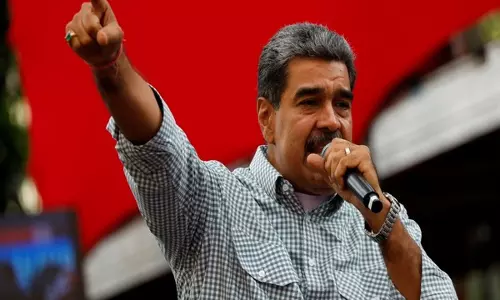 निकोलस मादुरो ने चुनाव विवाद के बीच Venezuela के राष्ट्रपति के रूप में तीसरी बार शपथ ली निकोलस मादुरो ने चुनाव विवाद के बीच Venezuela के राष्ट्रपति के रूप में तीसरी बार शपथ ली