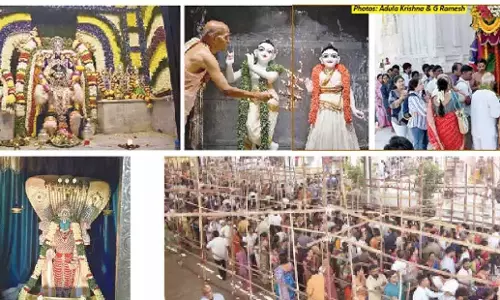 Telangana: वैकुंठ एकादशी पर मंदिरों में हजारों की भीड़ उमड़ती Telangana: वैकुंठ एकादशी पर मंदिरों में हजारों की भीड़ उमड़ती