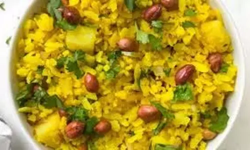 Breakfast:नाश्ते में बनाएं तरी पोहा