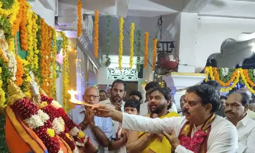 Andhra: नादेंदला ने अप्पाला स्वामी मंदिर में पूजा-अर्चना की