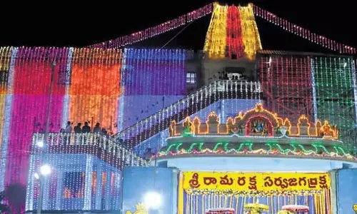 Telangana: उत्तर द्वार दर्शनम भव्य मुक्कोटि एकादशी उत्सव का प्रतीक