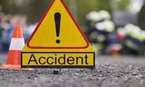 Latehar: सड़क दुर्घटना में बाइक सवार युवक घायल Latehar: सड़क दुर्घटना में बाइक सवार युवक घायल