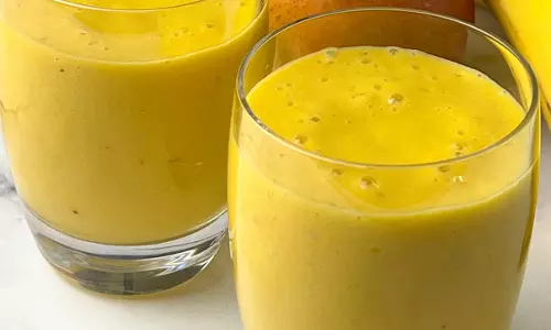 अंगूर, केला और आम  की स्मूदी रेसिपी