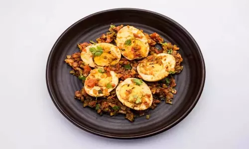 Anda Tawa Masala Recipe: मेहमानों के लिए बनाएं स्वादिष्ट अंडा तवा मसाला Anda Tawa Masala Recipe: मेहमानों के लिए बनाएं स्वादिष्ट अंडा तवा मसाला
