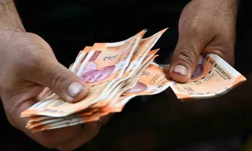 Kerala : इडुक्की के वंडिपेरियार में आग लगी, दुकानें जलकर खाक Kerala : इडुक्की के वंडिपेरियार में आग लगी, दुकानें जलकर खाक