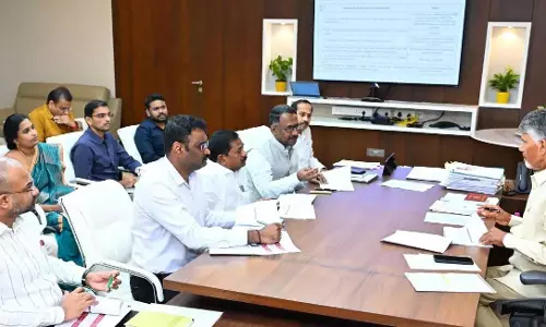 Naidu ने ग्रामीण सेवाओं को बढ़ावा देने के लिए सचिवालय के पुनरुद्धार का प्रस्ताव रखा