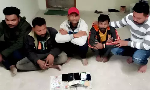पुलिस की रेड से जुआरियों पर आई शामत, 5 और गिरफ्तार