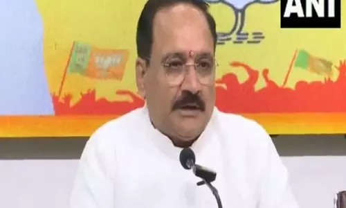 दिल्ली भाजपा अध्यक्ष वीरेंद्र सचदेवा ने Kejriwal पर निशाना साधा दिल्ली भाजपा अध्यक्ष वीरेंद्र सचदेवा ने Kejriwal पर निशाना साधा