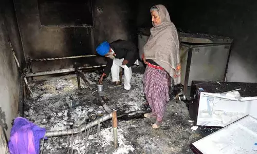 Bathinda में ग्रामीणों पर हमला, घरों में आग लगाई गई Bathinda में ग्रामीणों पर हमला, घरों में आग लगाई गई