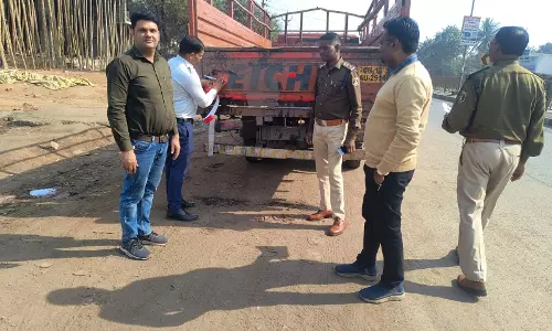 सड़क दुर्घटनाओं में कमी लाने यातायात पुलिस और परिवहन विभाग का संयुक्त प्रयास