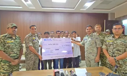 9 नक्सलियों ने किया सुकमा एसपी के सामने सरेंडर