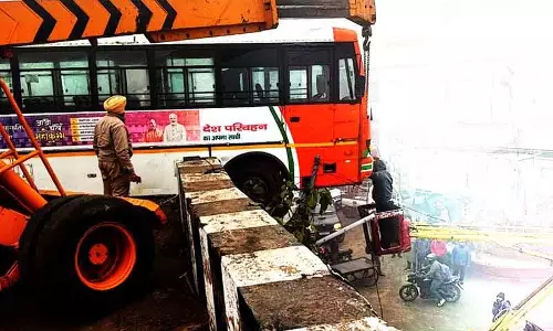 घने कोहरे के बीच Phillaur फ्लाईओवर पर 2 बसें टकराईं, कई घायल