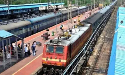 गौहनिया पर बड़ा हादसा टला, रेलवे फाटक खुला रहा और एक्सप्रेस रेलवे क्रॉसिंग से गुजरी