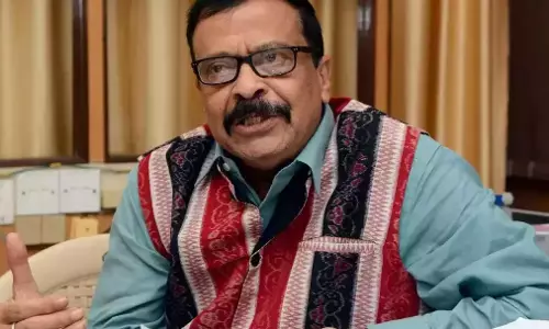 Minister Suresh: राजस्व अधिकारी केवल जन कल्याण पर ध्यान केंद्रित करेंगे