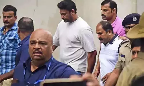 Karnataka: रेणुकास्वामी मामले में दर्शन समेत सभी आरोपी अदालत में पेश हुए