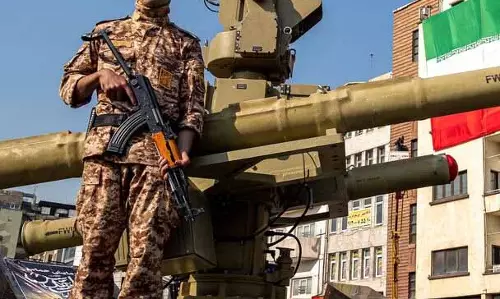 IRGC ने सलामी की उपस्थिति में भूमिगत मिसाइल शहर का अनावरण किया IRGC ने सलामी की उपस्थिति में भूमिगत मिसाइल शहर का अनावरण किया