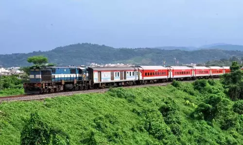 Manipur : पूर्वोत्तर सीमांत रेलवे ने पूर्वोत्तर राज्यों में आवश्यक और गैर-आवश्यक वस्तुओं की गति बढ़ाई’