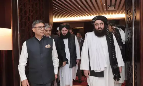 भारत-तालिबान संबंध: इस्लामाबाद के बंद कमरों में बैठकों का दौर शुरू, पाकिस्तानी एक्सपर्ट ने दी चेतावनी भारत-तालिबान संबंध: इस्लामाबाद के बंद कमरों में बैठकों का दौर शुरू, पाकिस्तानी एक्सपर्ट ने दी चेतावनी