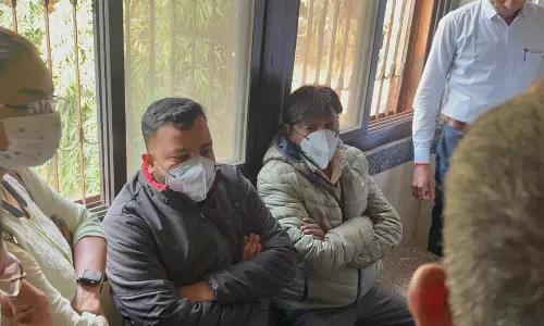 CBI ने सोनवानी के रिश्तेदार को रायपुर कोर्ट में पेश किया CBI ने सोनवानी के रिश्तेदार को रायपुर कोर्ट में पेश किया