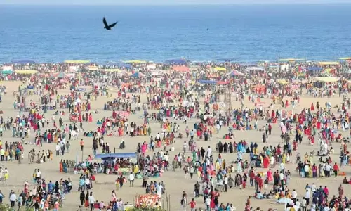 Kaanum Pongal 2025: चेन्नई में सुरक्षा के लिए 16,000 पुलिसकर्मी तैनात Kaanum Pongal 2025: चेन्नई में सुरक्षा के लिए 16,000 पुलिसकर्मी तैनात