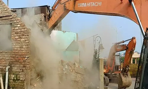 Ujjain जिला प्रशासन ने महाकाल लोक कॉरिडोर विस्तार के लिए 257 संरचनाओं को हटाना शुरू किया Ujjain जिला प्रशासन ने महाकाल लोक कॉरिडोर विस्तार के लिए 257 संरचनाओं को हटाना शुरू किया