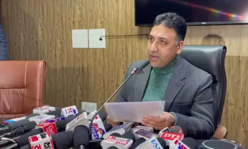 Kashmir: एसीबी की छापेमारी में भ्रष्टाचार का खुलासा Kashmir: एसीबी की छापेमारी में भ्रष्टाचार का खुलासा