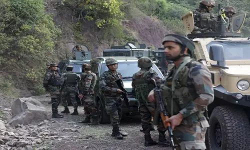Jammu में नियंत्रण रेखा के पास संदिग्ध गतिविधि के बाद सेना ने तलाशी अभियान चलाया