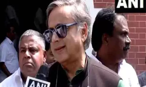 महाराष्ट्र के मंत्री नितेश राणे की ईवीएम टिप्पणी पर Shashi Tharoor ने कहा- काफी चौंकाने वाला