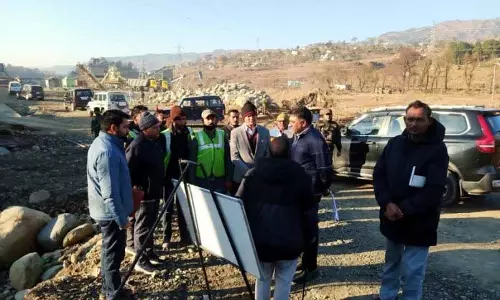 BRO के सीई संपर्क ने राजौरी में सड़क अवसंरचना परियोजनाओं का निरीक्षण किया