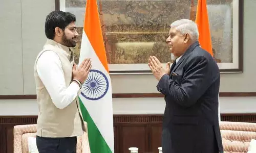 PU छात्र संघ अध्यक्ष ने धनखड़ से की मुलाकात, VP ने सीनेट में सुधार और शीघ्र चुनाव कराने का दिया आश्वासन PU छात्र संघ अध्यक्ष ने धनखड़ से की मुलाकात, VP ने सीनेट में सुधार और शीघ्र चुनाव कराने का दिया आश्वासन