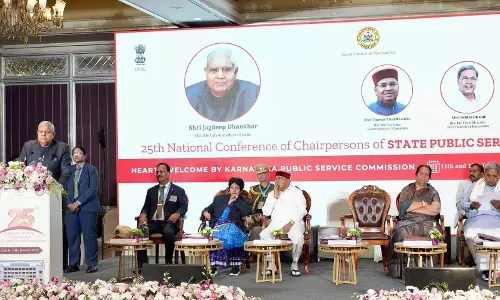जगदीप धनखड़ ने सेवा विस्तार का विरोध: दूषित राजनीति देश के लिए खतरनाक