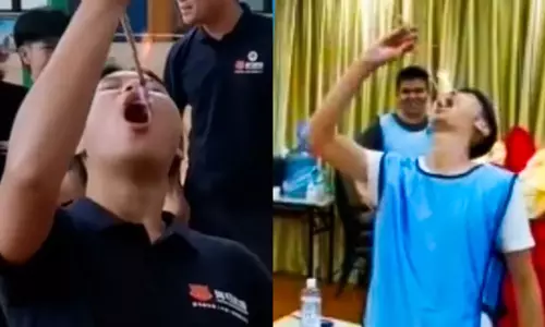 VIRAL: चीन के एक कार्यालय ने अपने कर्मचारियों सेजली हुई रूई की कलियाँ खाने को कहा