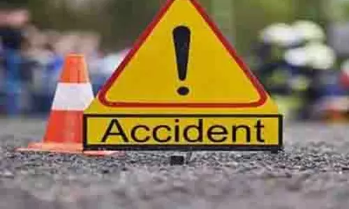 Delhi : दो तेज रफ्तार कारों में भिड़ंत, एक व्यक्ति की मौत